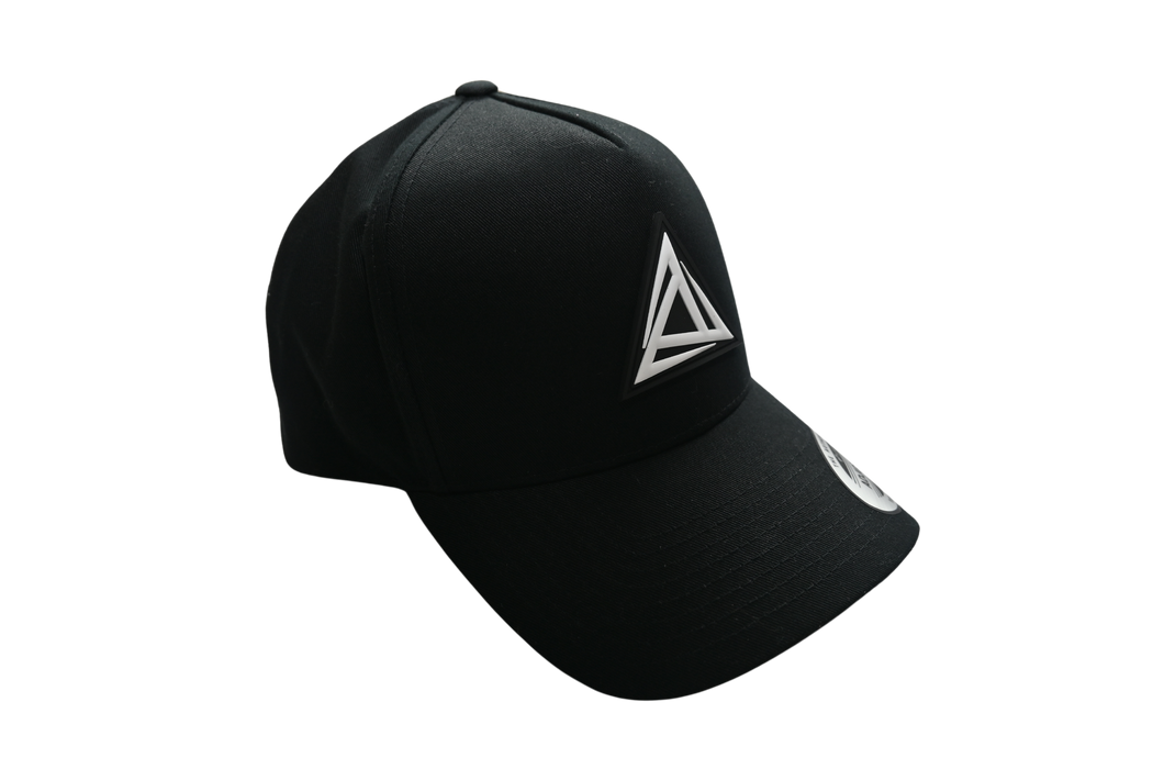 BE1U classic cap with logo in black angled view