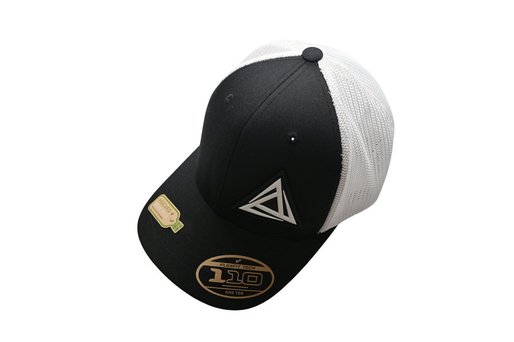 BE1U trucker cap with logo in black and white top view